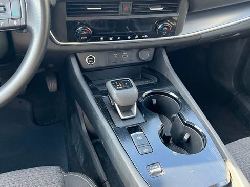 Used 2023 Nissan Rogue SV image 17