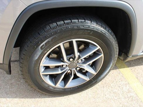 Certified 2021 Jeep Grand Cherokee Limited w/ Trailer Tow Group IV image 16