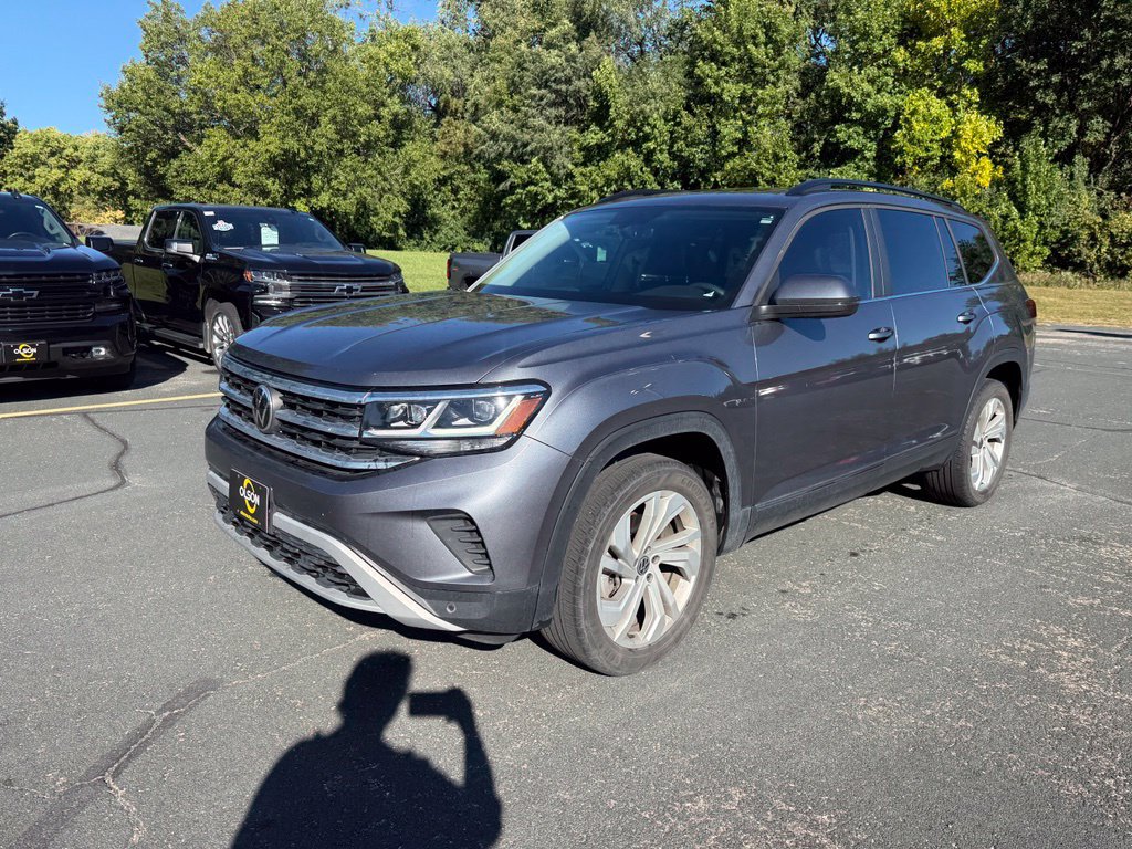 Used 2021 Volkswagen Atlas SE w/ Panoramic Sunroof Package FWD image 3