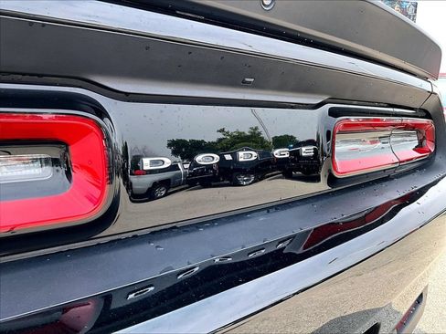 Used 2019 Dodge Challenger GT w/ Performance Handling Group RWD image 9