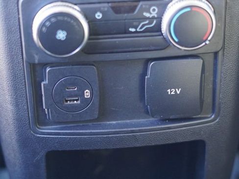 Used 2020 Ford Explorer XLT w/ Equipment Group 202A image 33