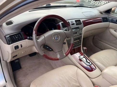 Used 2002 Lexus ES 330 w/ Premium Pkg FWD image 11