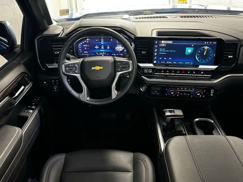 Used 2025 Chevrolet Silverado 1500 LT AWD/4WD image 12