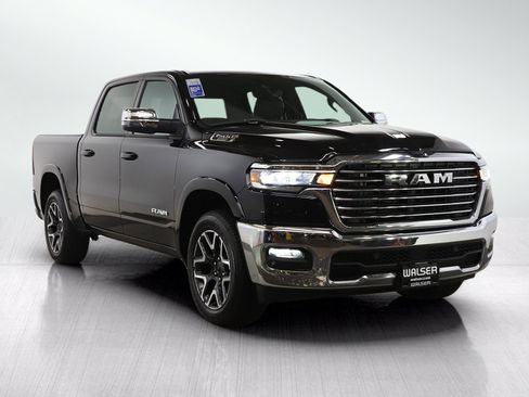 Used 2025 RAM 1500 Laramie AWD/4WD image 7