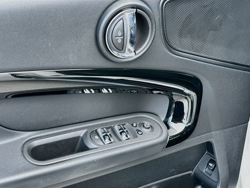 Used 2024 MINI Cooper Countryman S w/ Premium Package FWD image 18