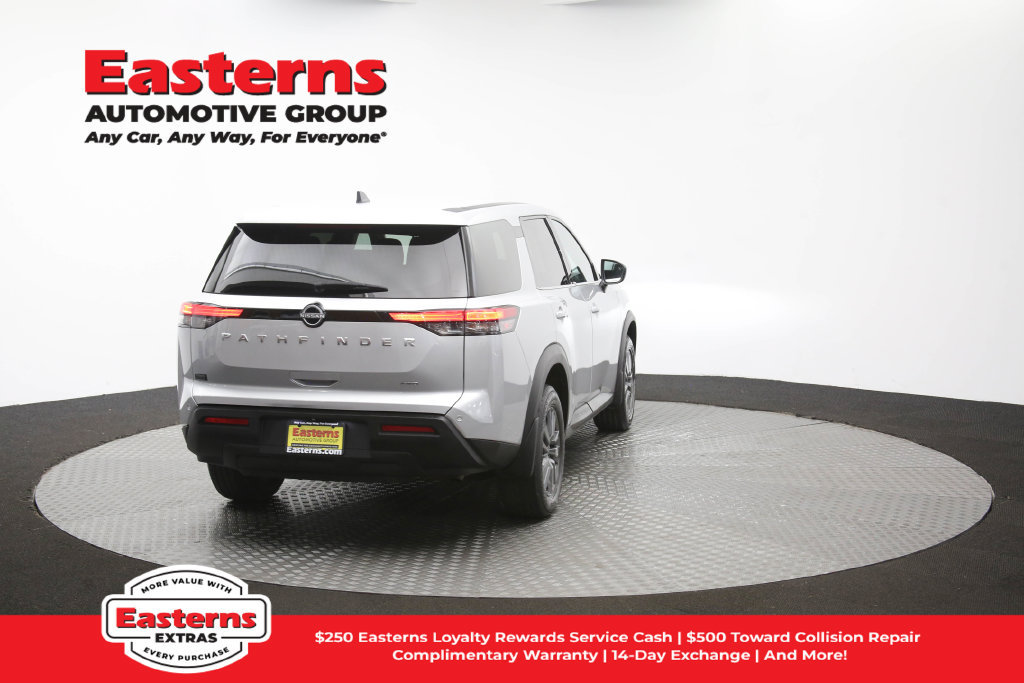 Used 2023 Nissan Pathfinder S AWD/4WD image 38