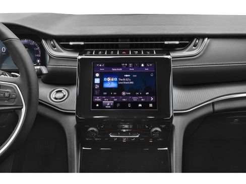Used 2025 Jeep Grand Cherokee Altitude AWD/4WD image 7