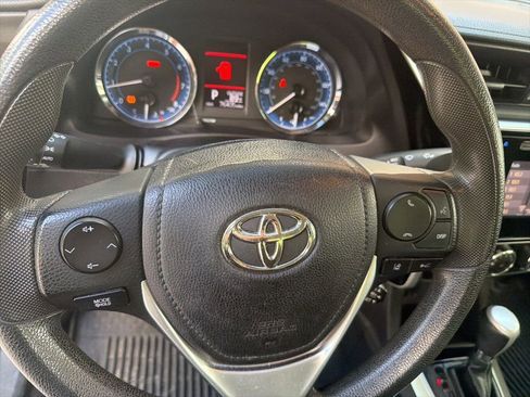 Used 2017 Toyota Corolla L FWD image 12