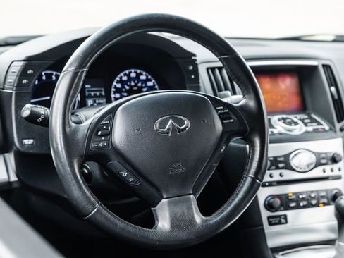 Used 2014 INFINITI Q60 Journey w/ Premium Package image 2
