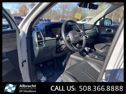 Used 2022 Kia Sorento S w/ Panoramic Sunroof Package image 9