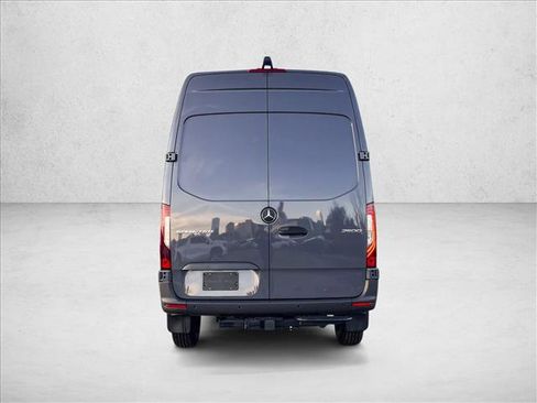 Used 2024 Mercedes-Benz Sprinter 2500 image 7