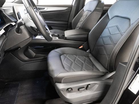 Used 2024 Volkswagen Atlas Cross Sport SE w/ Panoramic Sunroof Package AWD/4WD image 8