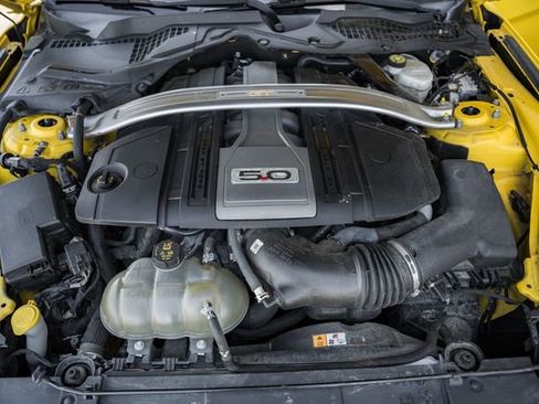 Used 2018 Ford Mustang GT Premium RWD image 28