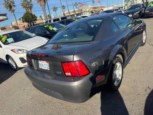 Used 2004 Ford Mustang Base 2dr Fastback image 5