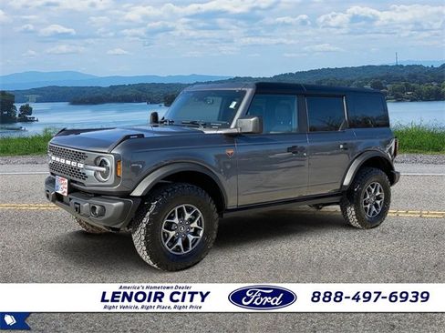 Used 2025 Ford Bronco Badlands image 3