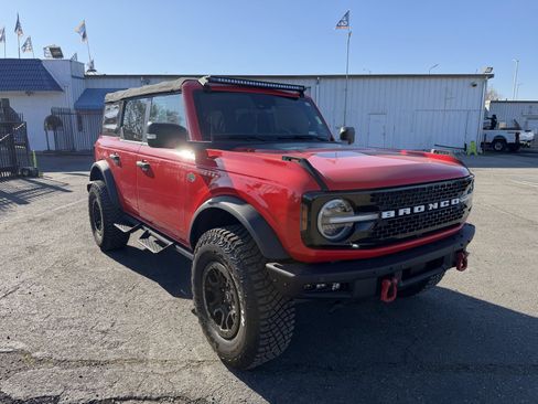 Used 2022 Ford Bronco Wildtrak image 7