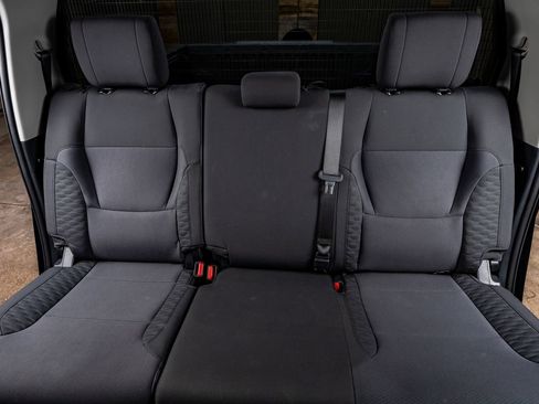 Used 2022 Toyota Tundra SR5 w/ SR5 Convenience Package image 34