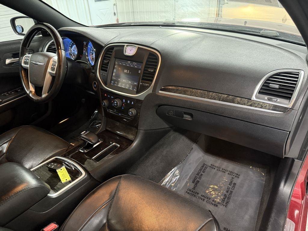 Used 2014 Chrysler 300 C AWD/4WD image 31