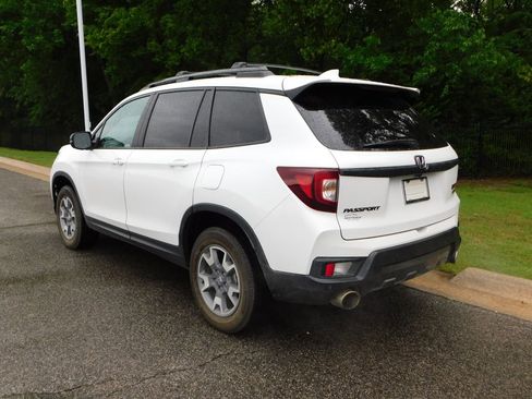 Certified 2023 Honda Passport TrailSport image 3