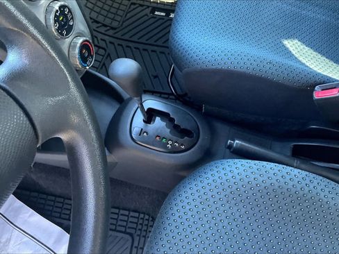 Used 2008 Toyota Yaris 2-Door Hatchback image 16