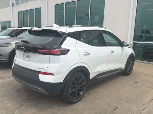 Used 2022 Chevrolet Bolt EUV Premier w/ Launch Edition FWD image 4