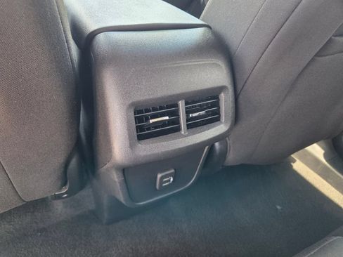 Used 2023 Chevrolet Equinox LS w/ LS Convenience Package FWD image 8