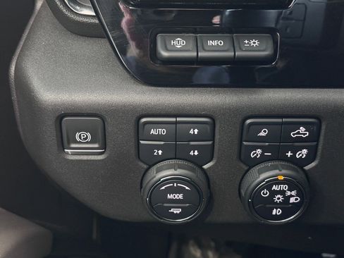 Certified 2022 Chevrolet Silverado 1500 ZR2 w/ Technology Package image 24