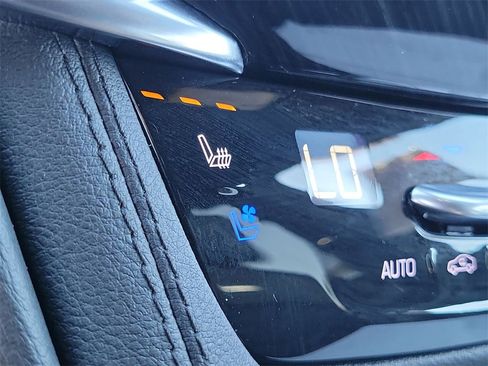 Used 2025 Cadillac XT6 Premium Luxury w/ Technology Package image 35