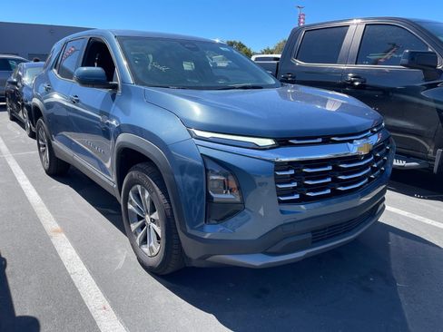 Used 2025 Chevrolet Equinox LT AWD/4WD image 1