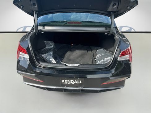 Used 2026 Hyundai Elantra SEL Sport Premium FWD image 23