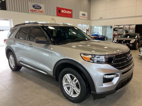 Used 2023 Ford Explorer XLT w/ Equipment Group 202A image 3