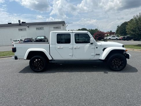 Used 2023 Jeep Gladiator Overland AWD/4WD image 7