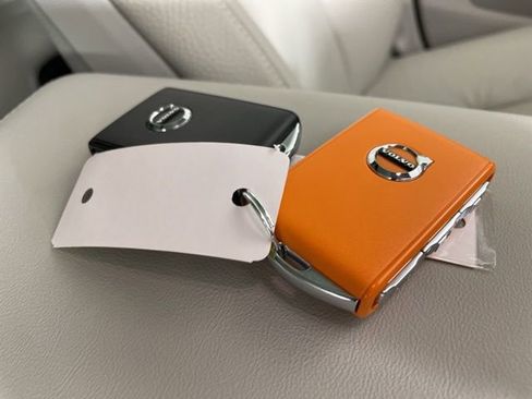 Certified 2024 Volvo XC60 T8 Plus w/ Protection Package Premier image 45