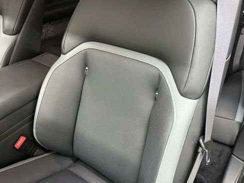 Used 2025 Rolls-Royce Spectre image 38