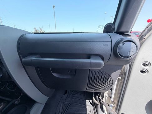 Used 2007 Jeep Wrangler Unlimited X AWD/4WD image 17
