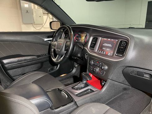 Used 2022 Dodge Charger R/T w/ Blacktop Package image 11