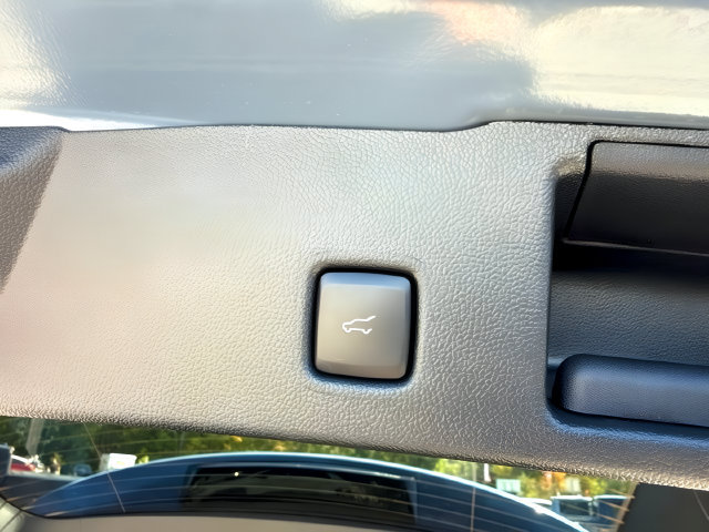 Used 2024 Ford Escape Platinum w/ Premium Technology Package AWD/4WD image 21