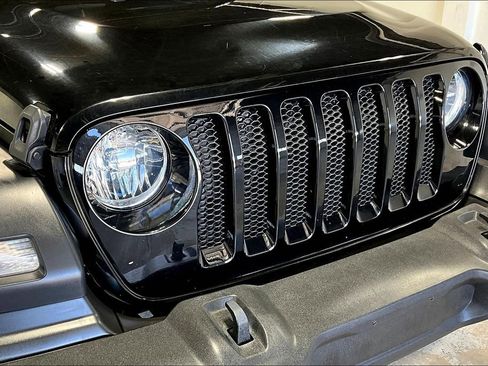 Used 2023 Jeep Wrangler Sport image 35