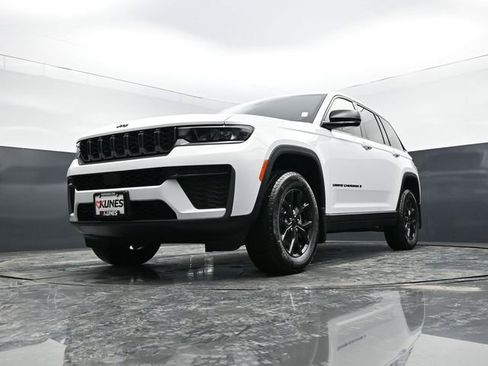 New 2026 Jeep Grand Cherokee Altitude AWD/4WD image 45