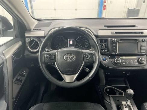 Used 2017 Toyota RAV4 XLE AWD/4WD image 11