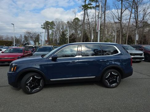 Used 2024 Kia Telluride S w/ S Sunroof Package image 7