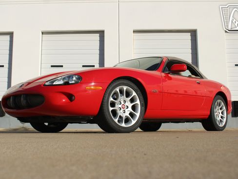 Used 2000 Jaguar XK8 Convertible image 5