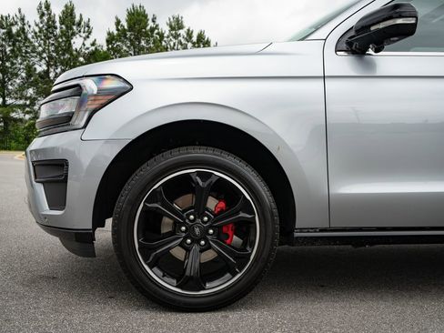 Used 2023 Ford Expedition Limited AWD/4WD image 4