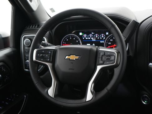 Used 2021 Chevrolet Silverado 2500 LTZ w/ LTZ Premium Package AWD/4WD image 17