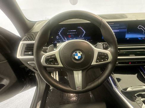 Used 2023 BMW X7 xDrive40i w/ M Sport Package AWD/4WD image 11