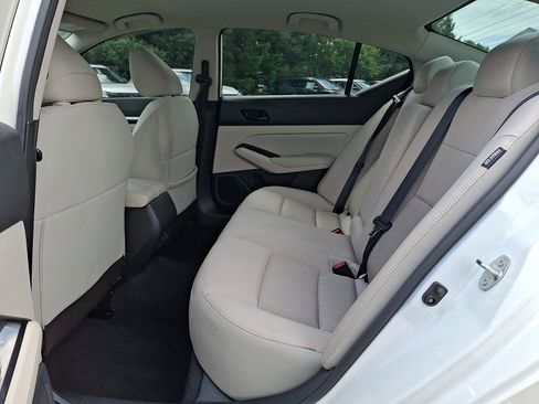 Certified 2023 Nissan Altima 2.5 SV FWD image 10