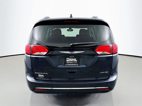 Used 2019 Chrysler Pacifica Limited image 6