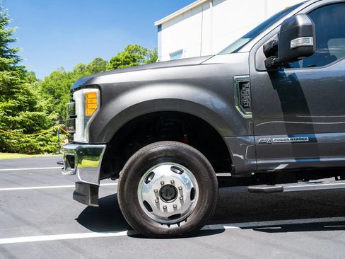 Used 2017 Ford F350 Lariat w/ Lariat Ultimate Package AWD/4WD image 3