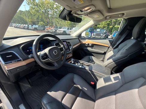 Used 2023 Volvo XC90 B5 Plus w/ Protection Package AWD/4WD image 13