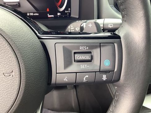 Used 2022 Nissan Rogue Platinum w/ Head-Up Display Package FWD image 12